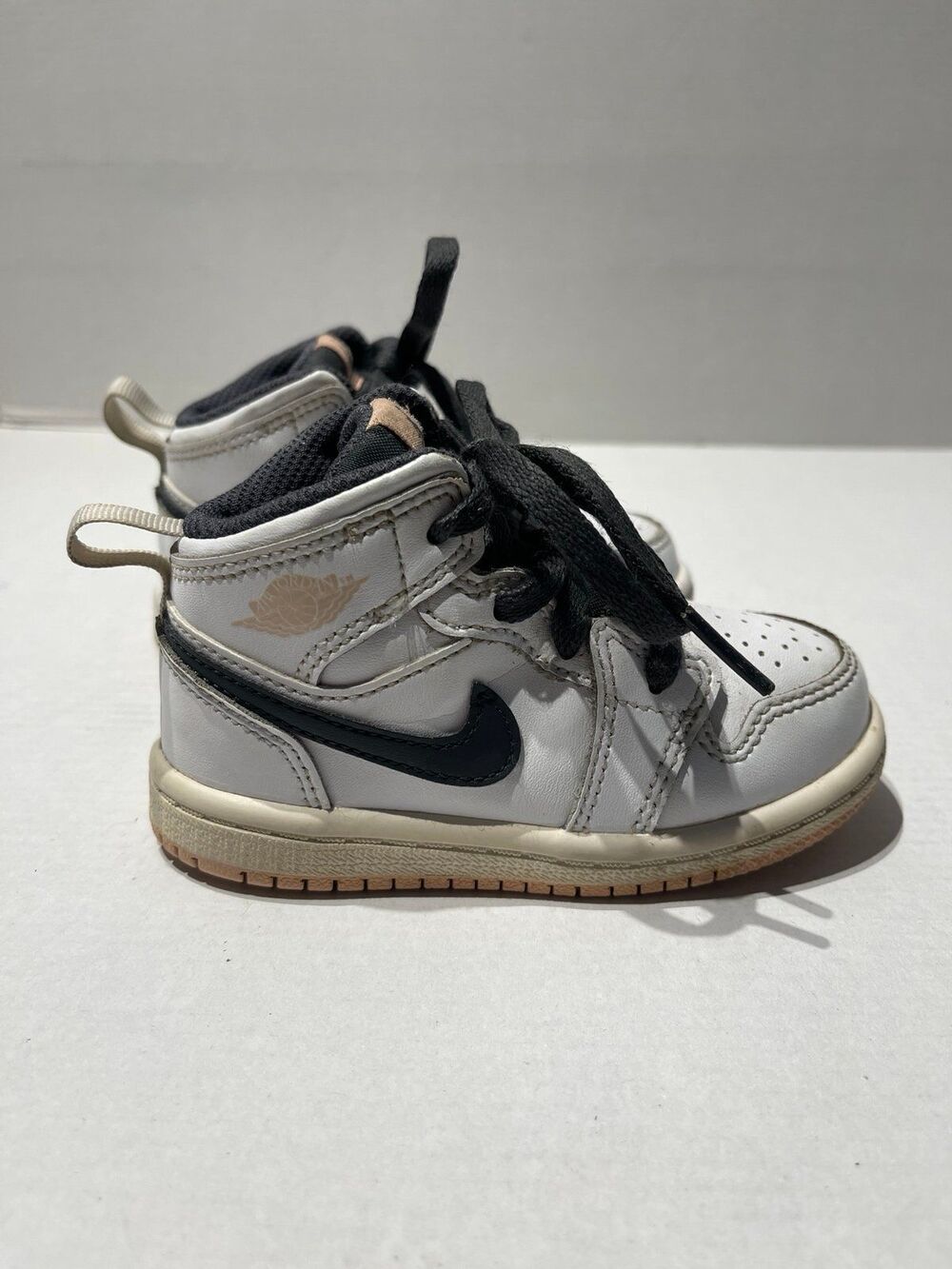Nike Jordan 1 Mid White Arctic Orange Size 6C